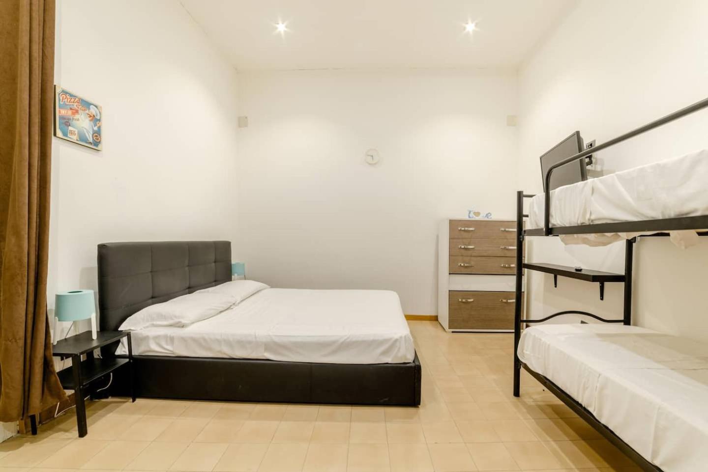 Inside Chiaia Rooms Naples Exterior photo